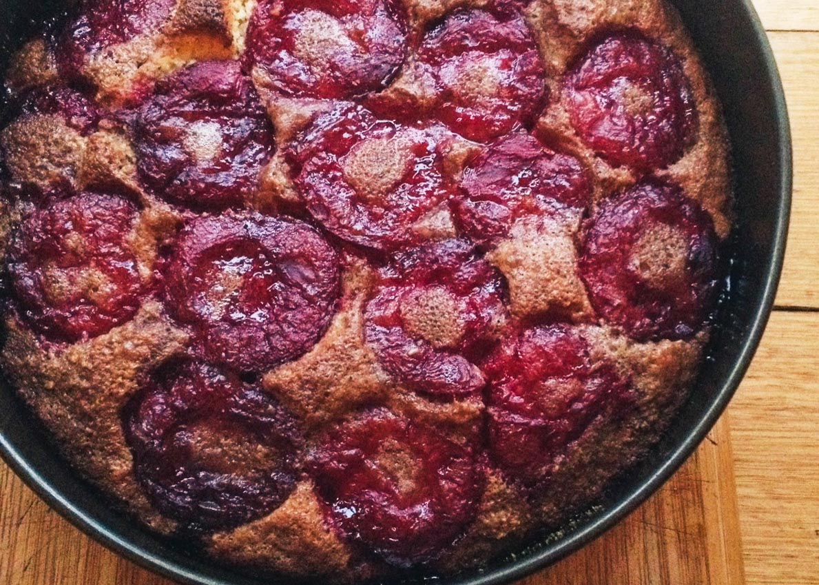 plum puree cake