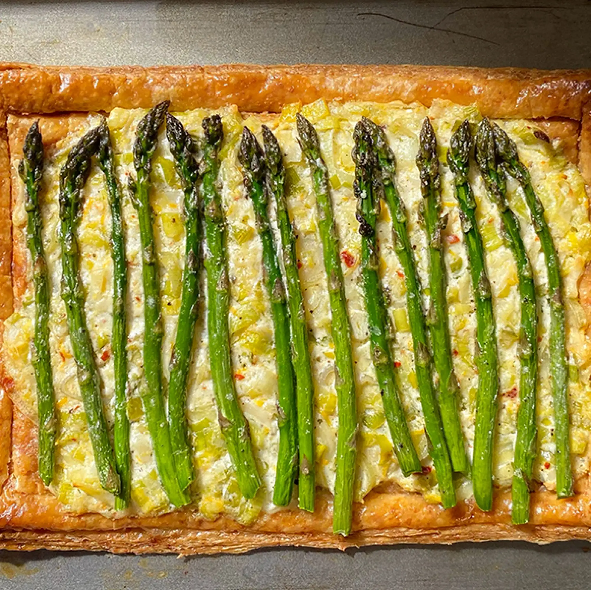Asparagus and leek Tart