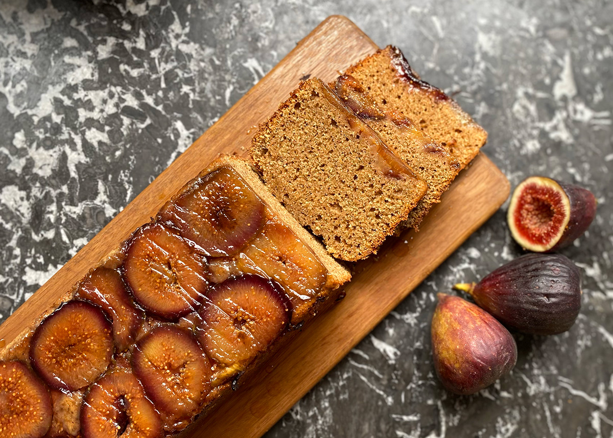 Fig Upside-Down Cake with Cinnamon & Rye