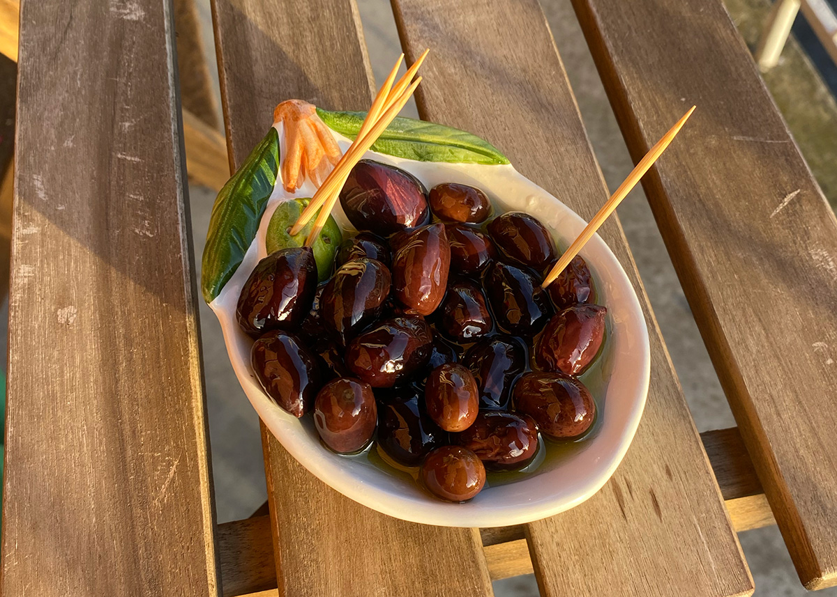 curing olives