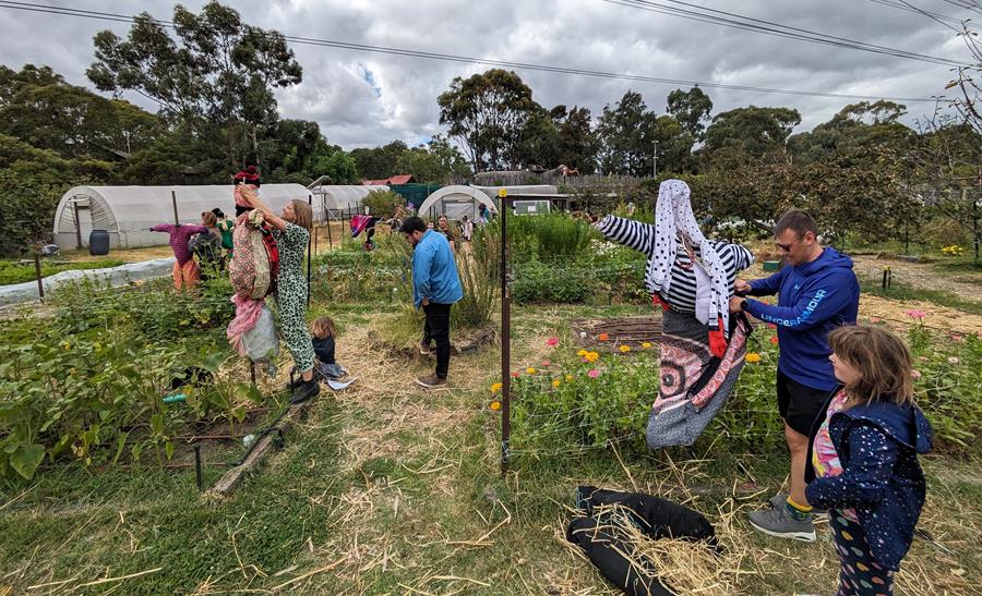 CERESHarvest-scarecrows-honeylane - CERES Fair Food People in the Honey Lane market garden with scarecrows